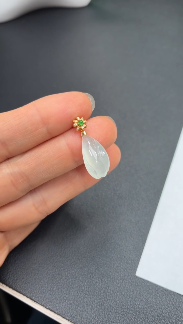 颈饰18K金镶嵌翡翠天然翡翠A货