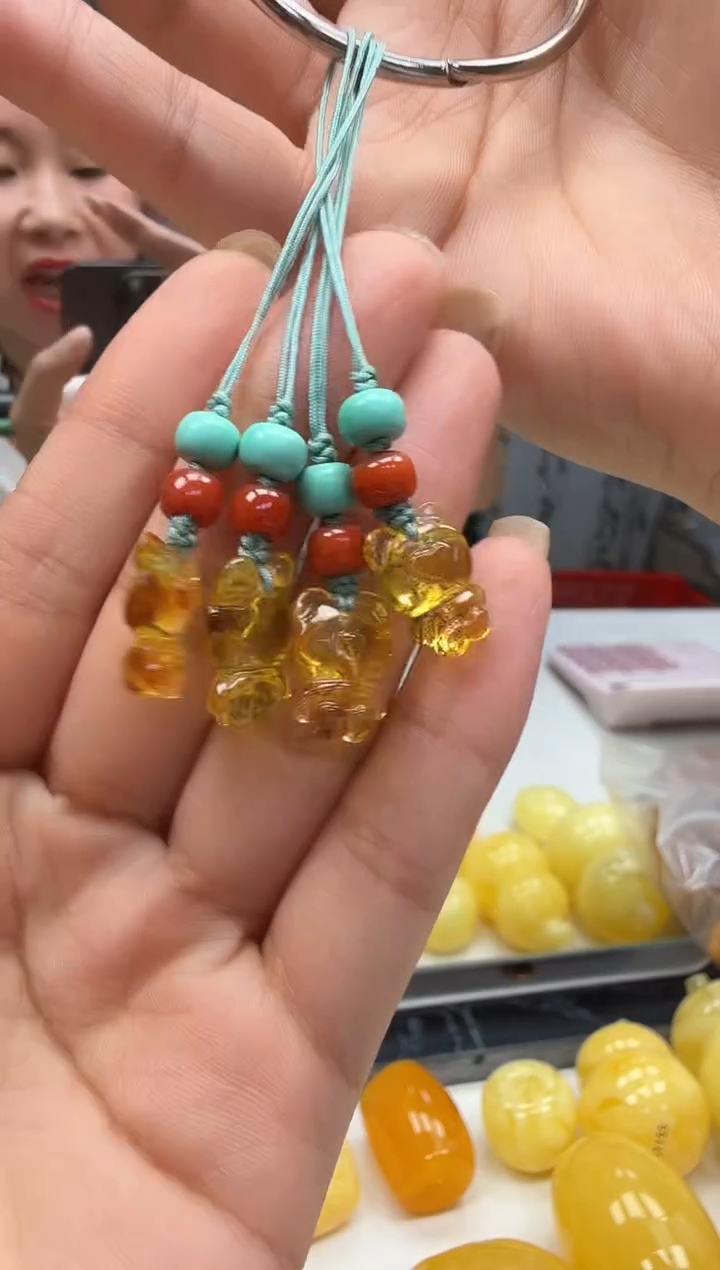 裸石琥珀未镶嵌随机一件