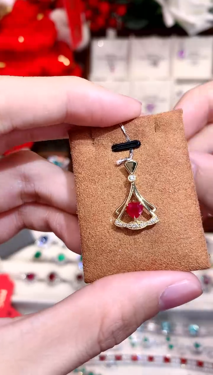 【闪购商品】红宝石吊坠18K金镶嵌0.50ct/天然宝石/七天无理由