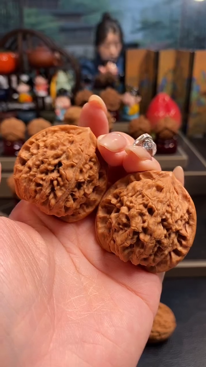 【闪购商品】文玩核桃把件A 972蟠龙纹41尺