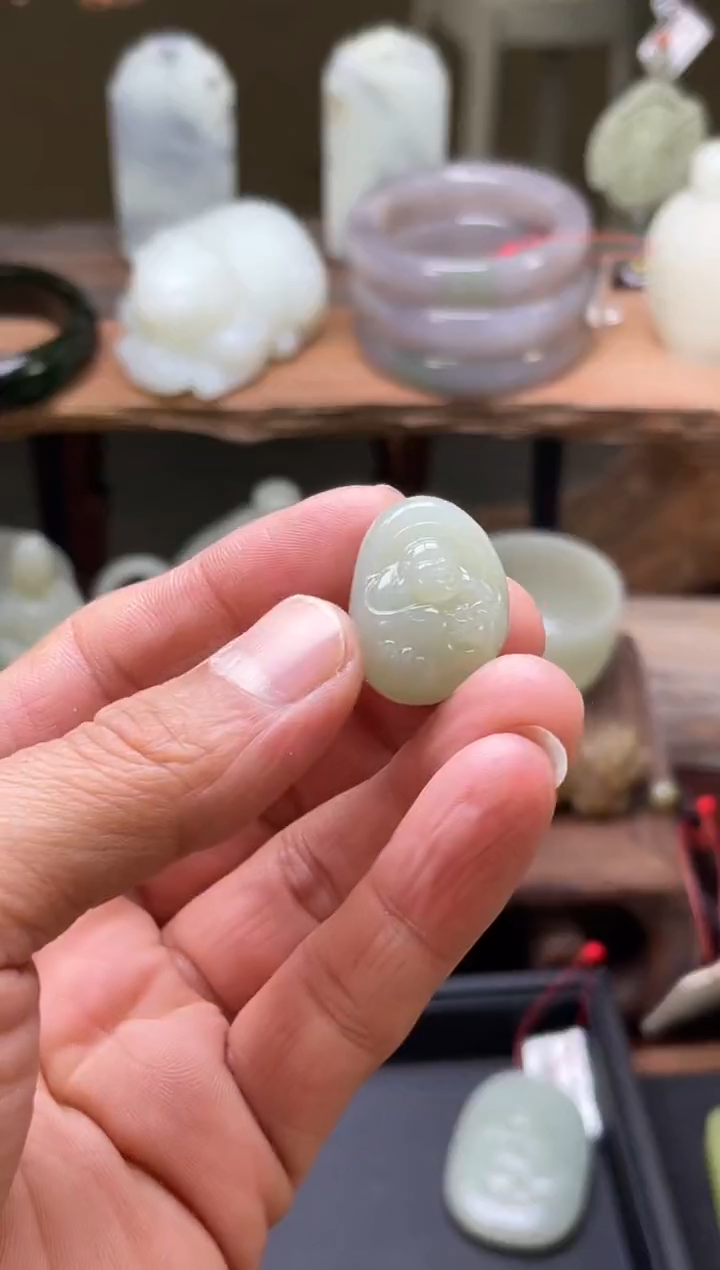 【闪购商品】和田玉吊坠未镶嵌且末青白 逍遥佛