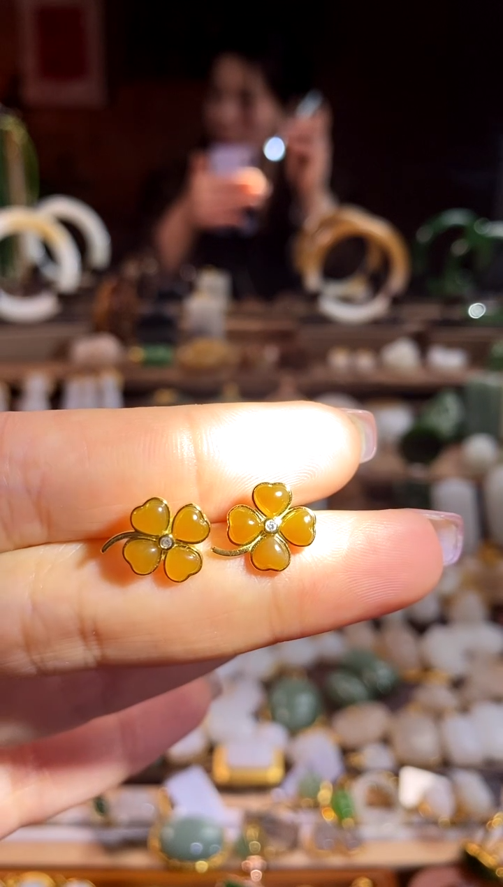 【闪购商品】和田玉耳饰银S925镶嵌。