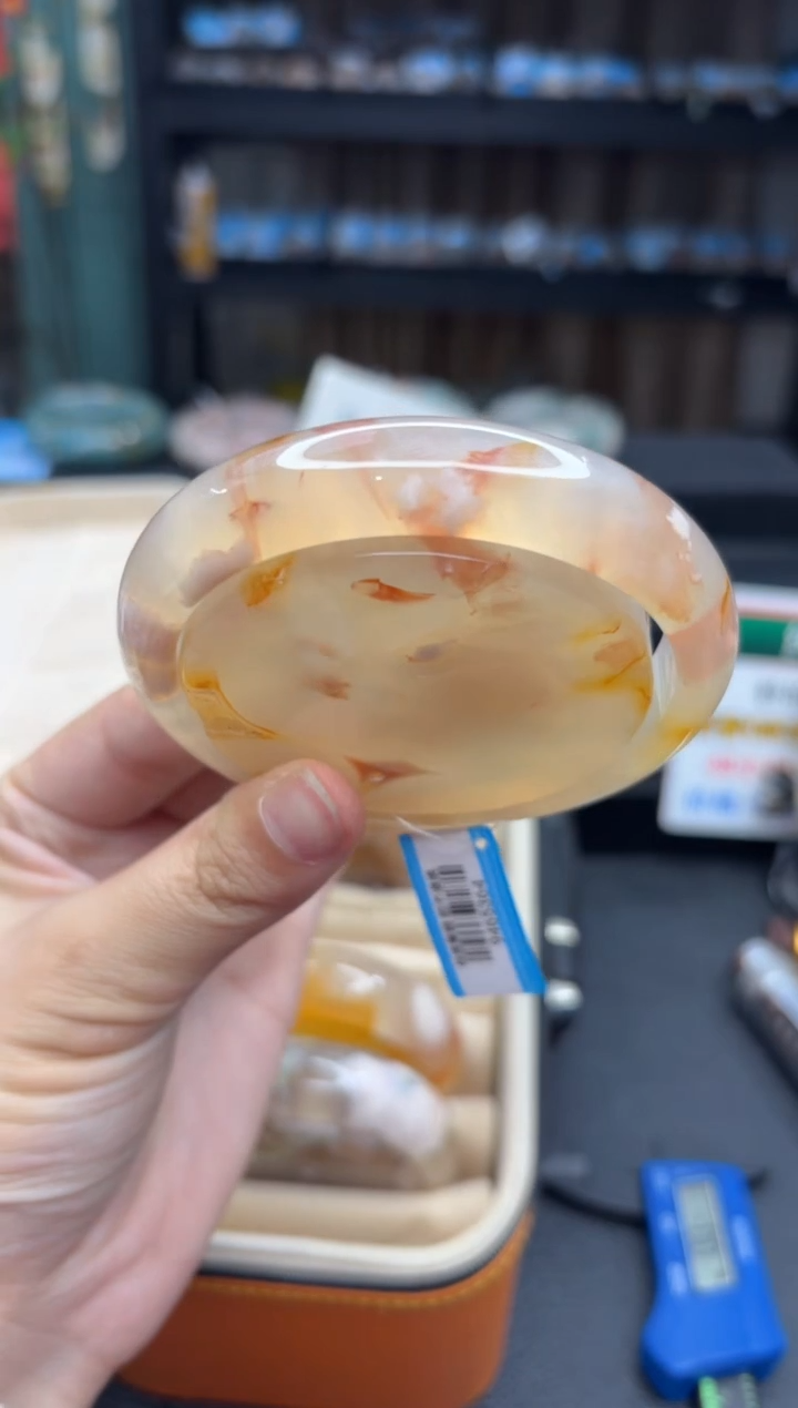 【闪购商品】石英质玉手镯未镶嵌297（61圈赠送镯心）