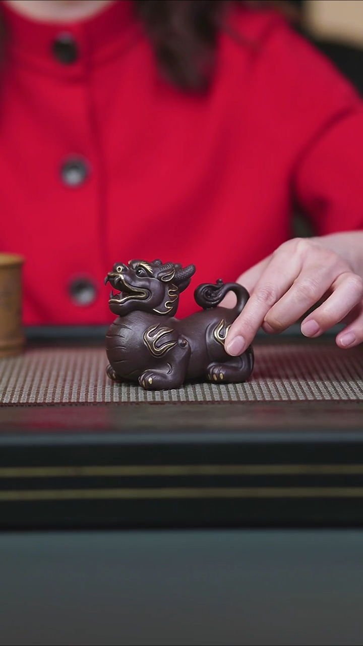 茶壶紫砂紫泥描金茶宠貔犰