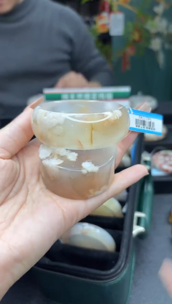 【闪购商品】石英质玉手镯未镶嵌766（56圈赠送镯心）