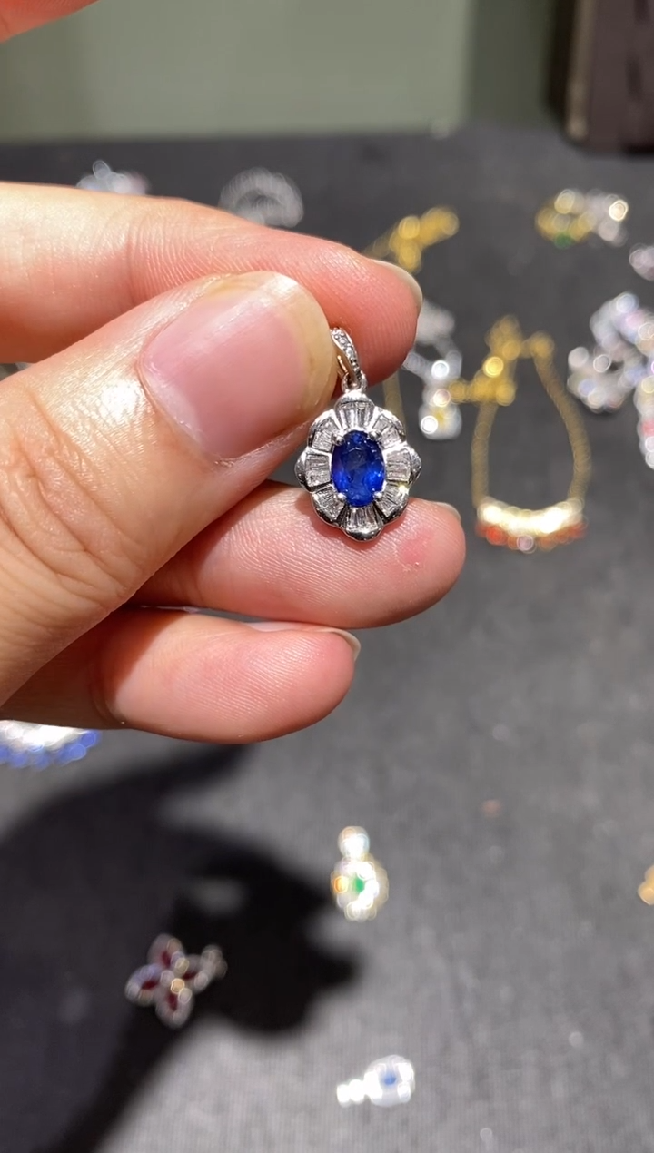 颈饰蓝宝石银S925镶嵌吊坠