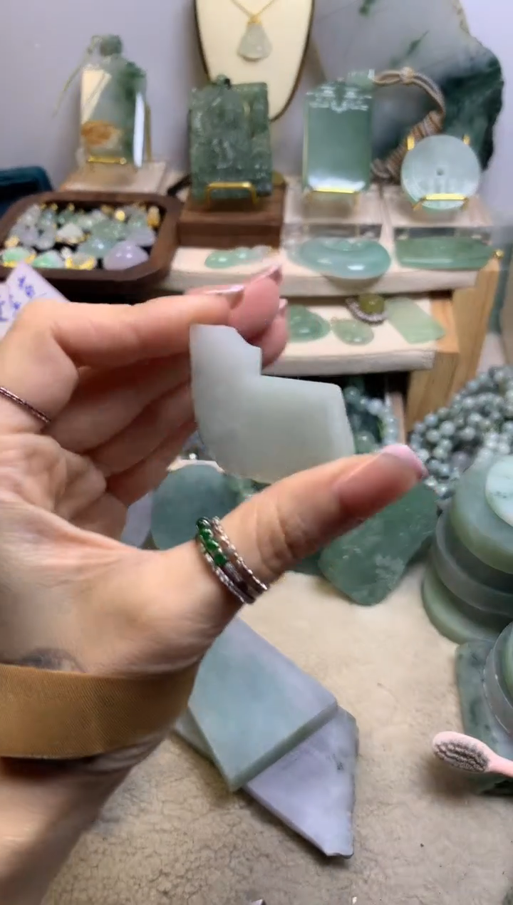 【闪购商品】翡翠挂件未镶嵌缅甸A货翡翠，没有运费险