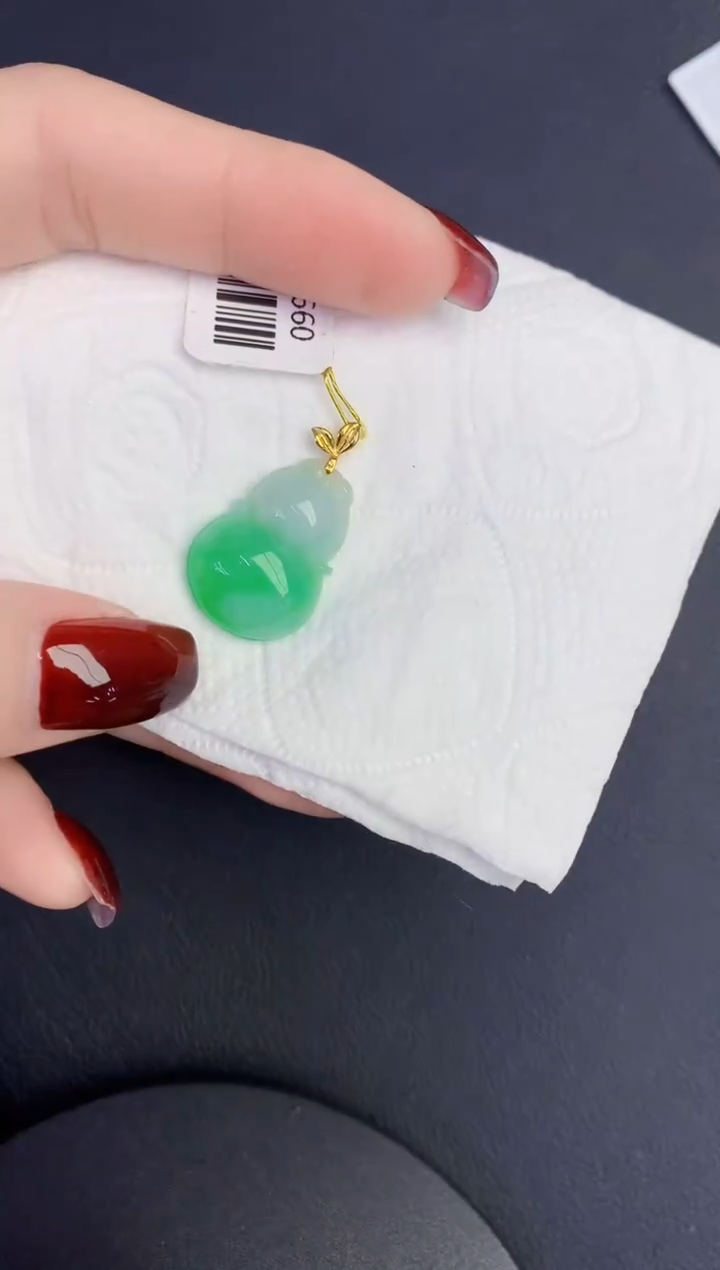 颈饰18K金镶嵌翡翠缅甸天然翡翠A货