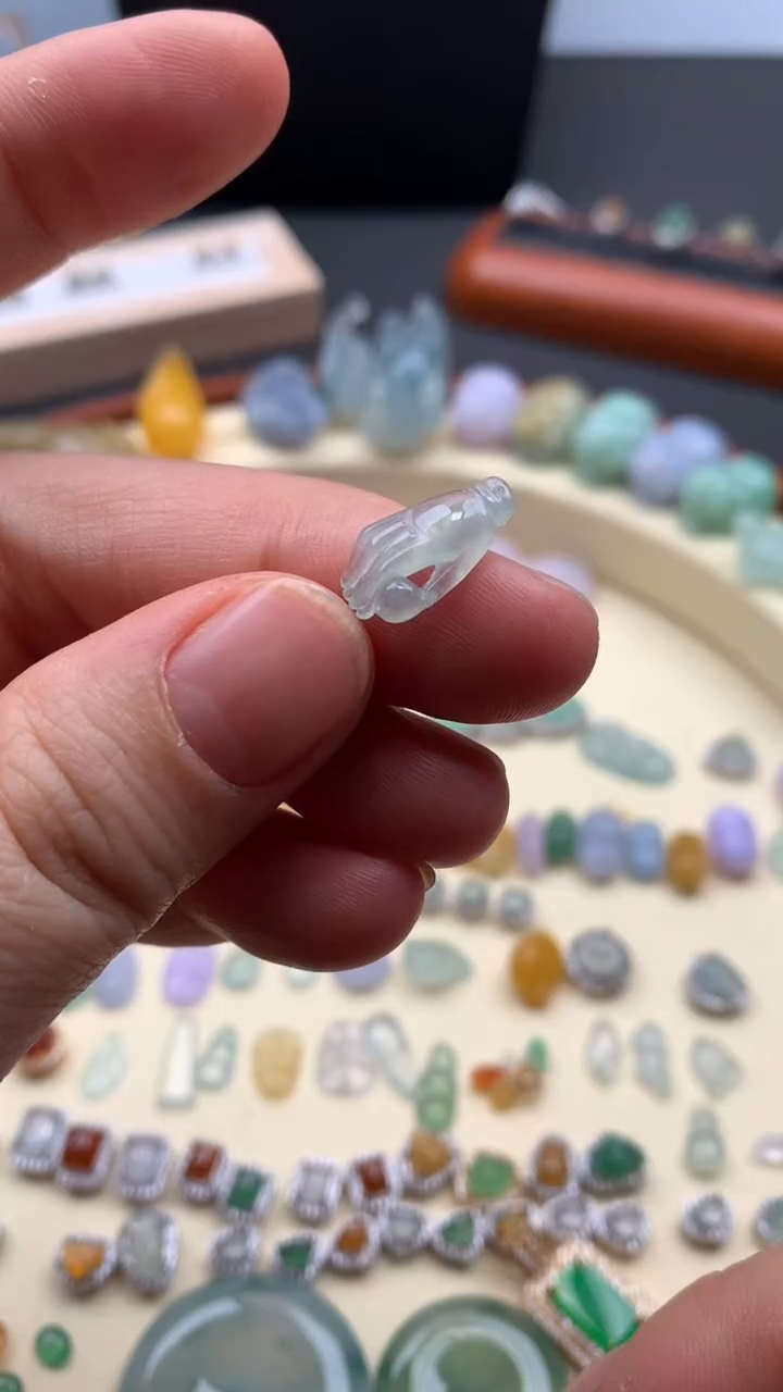 【闪购商品】翡翠颈饰未镶嵌翡翠佛手