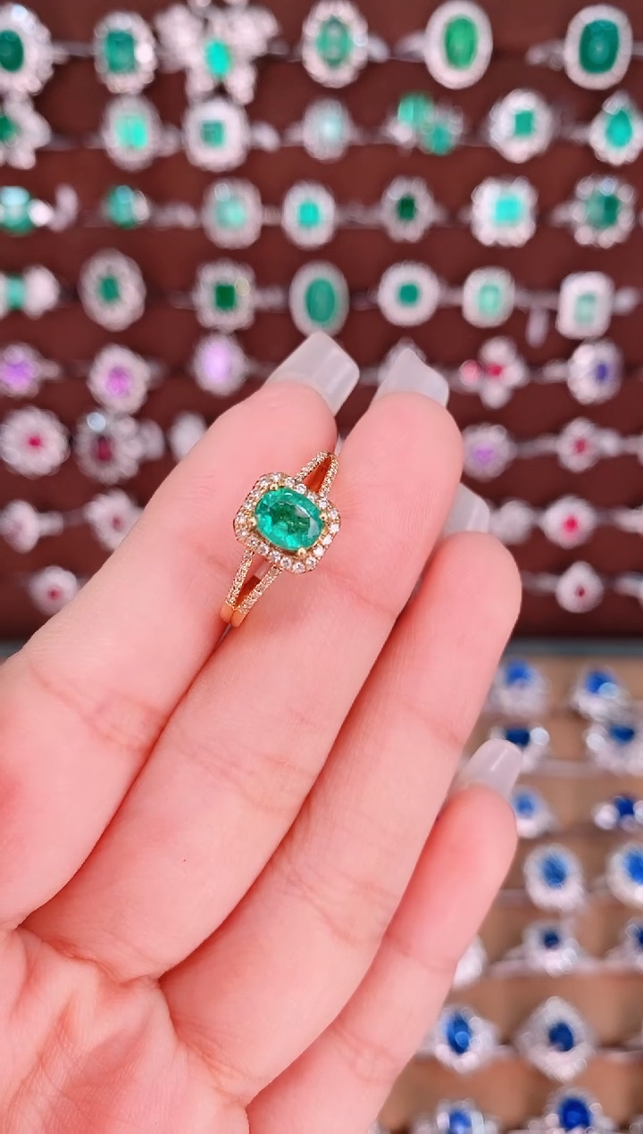 【闪购商品】祖母绿18K金戒指18K金镶嵌0.55克拉