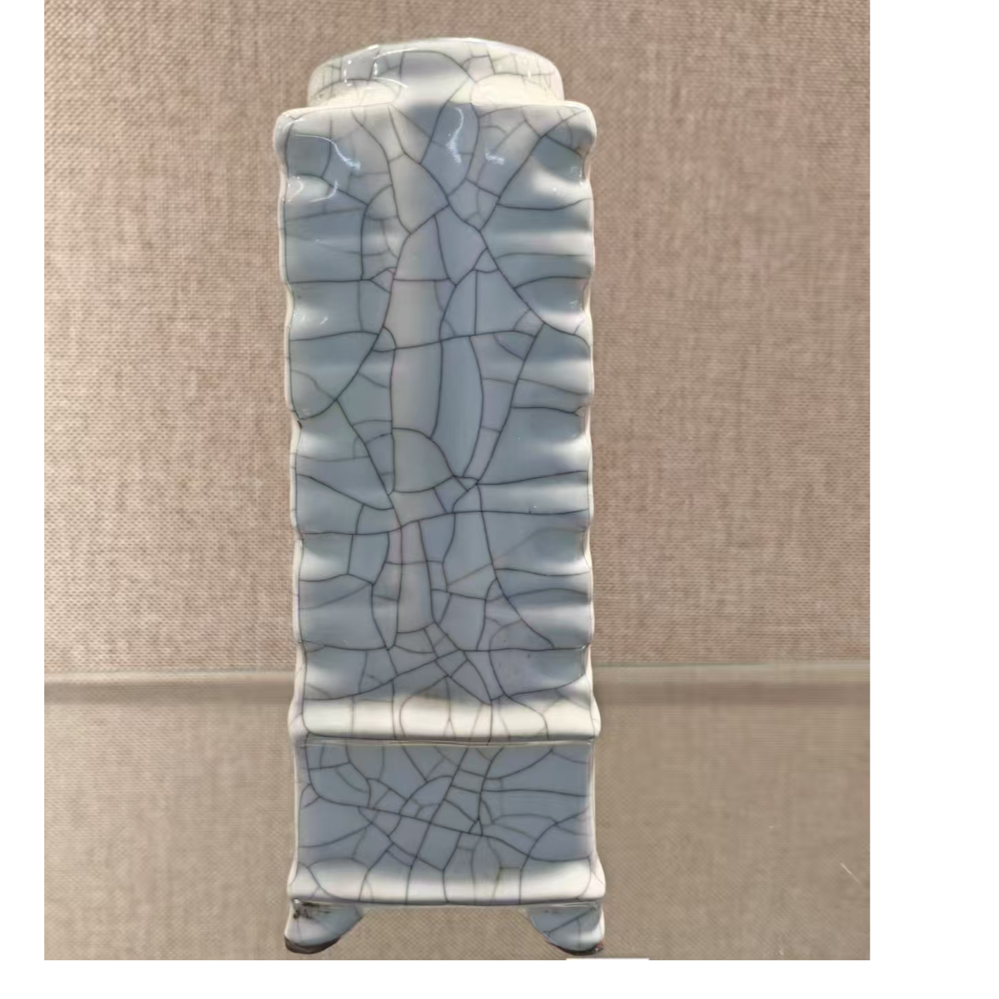 H0814官窑白釉开片琮式瓶