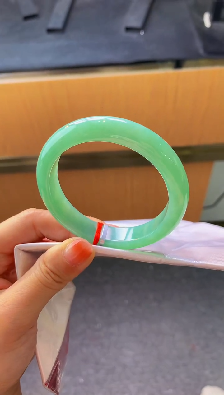 未镶嵌手镯翡翠- C105圈口53.7