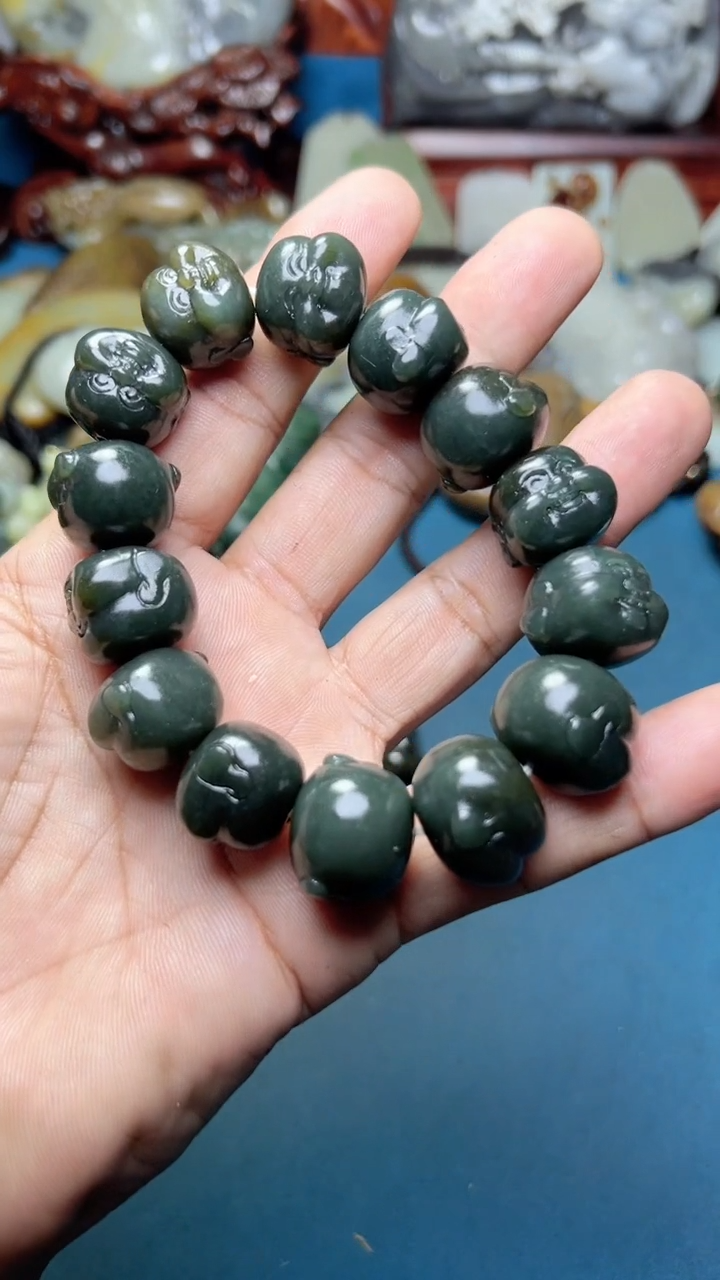 和田玉未镶嵌把件-