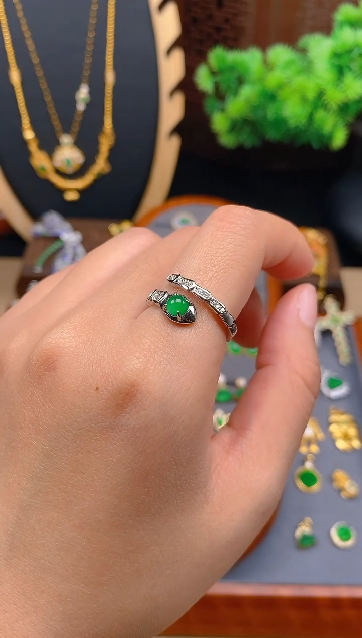 【闪购商品】翡翠戒指银S925镶嵌蛇戒