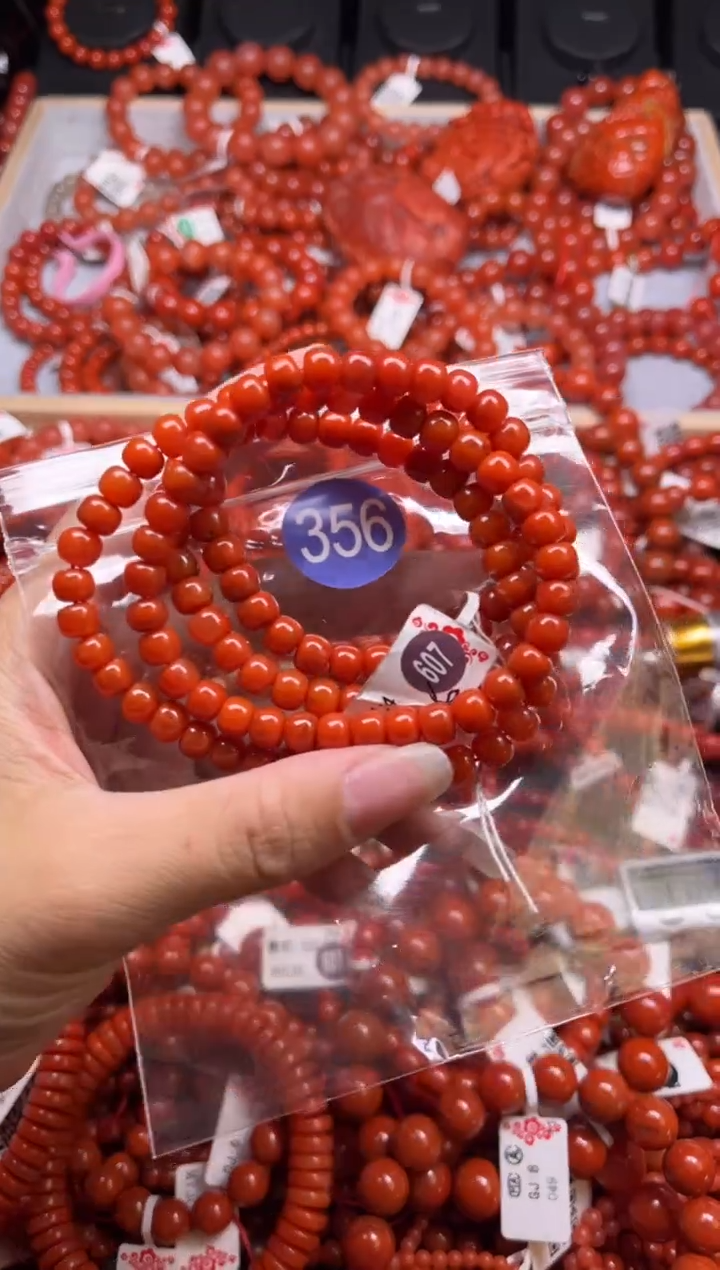 南红玛瑙未镶嵌珠宝奇石356-6