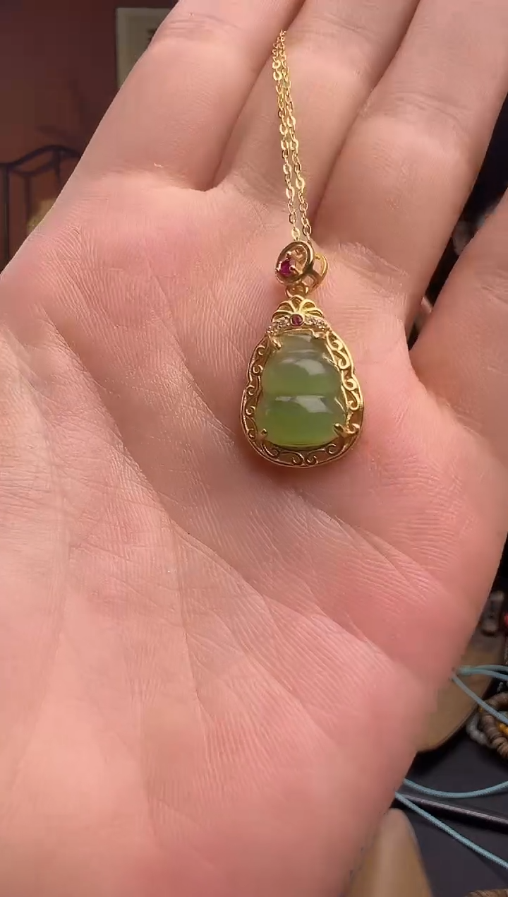 吊坠(赠链)未镶嵌和田玉碧玉