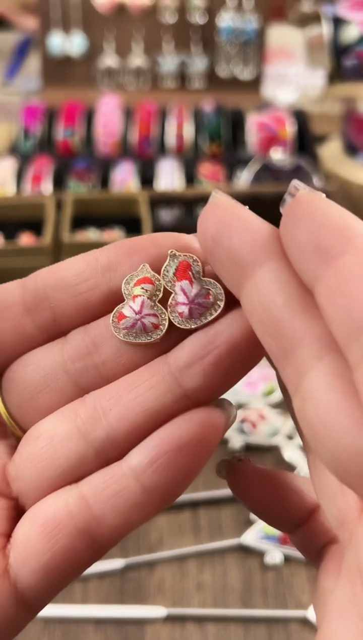 【闪购商品】织绣民族风老绣饰品355