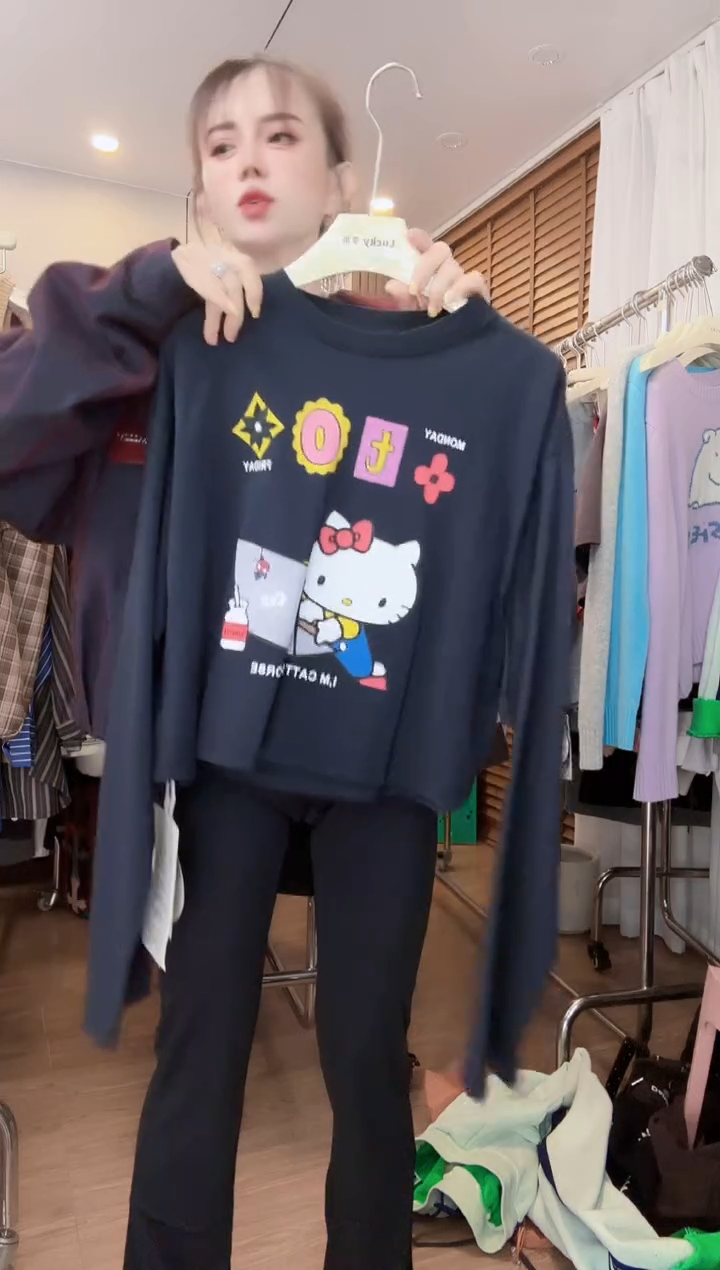 黑色长袖KT猫长袖