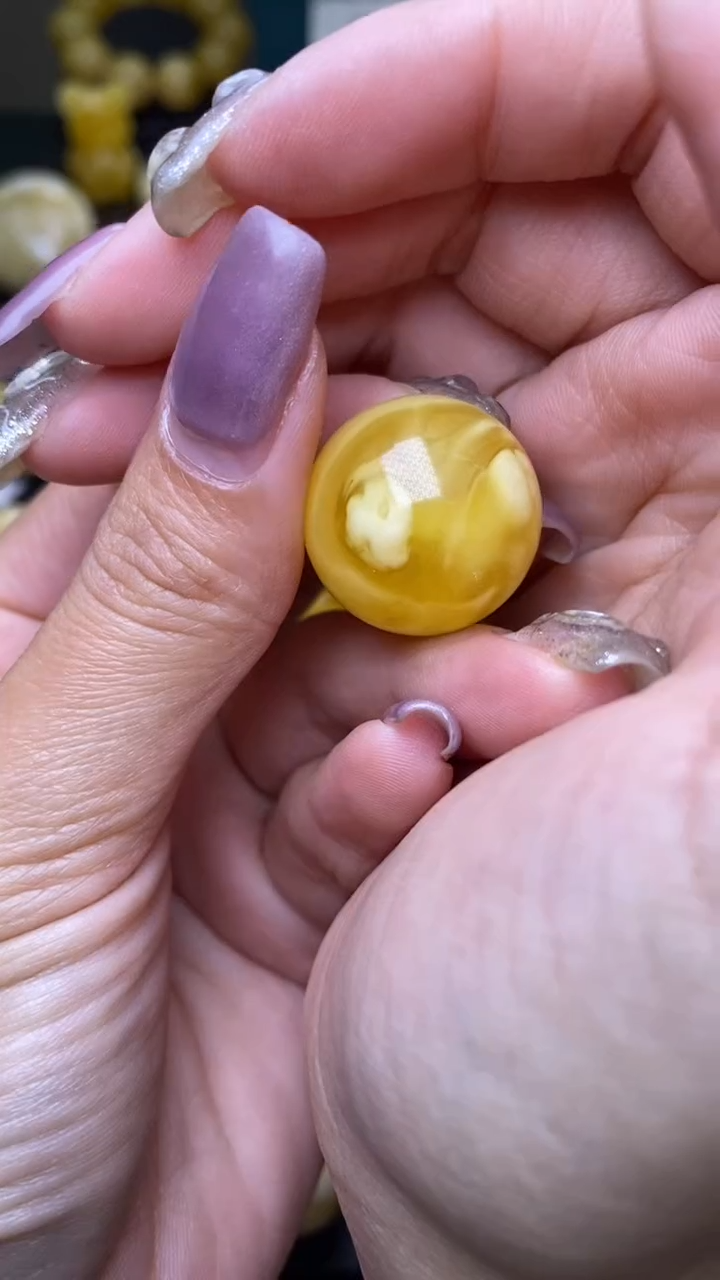 【闪购商品】琥珀裸石未镶嵌小葵.70