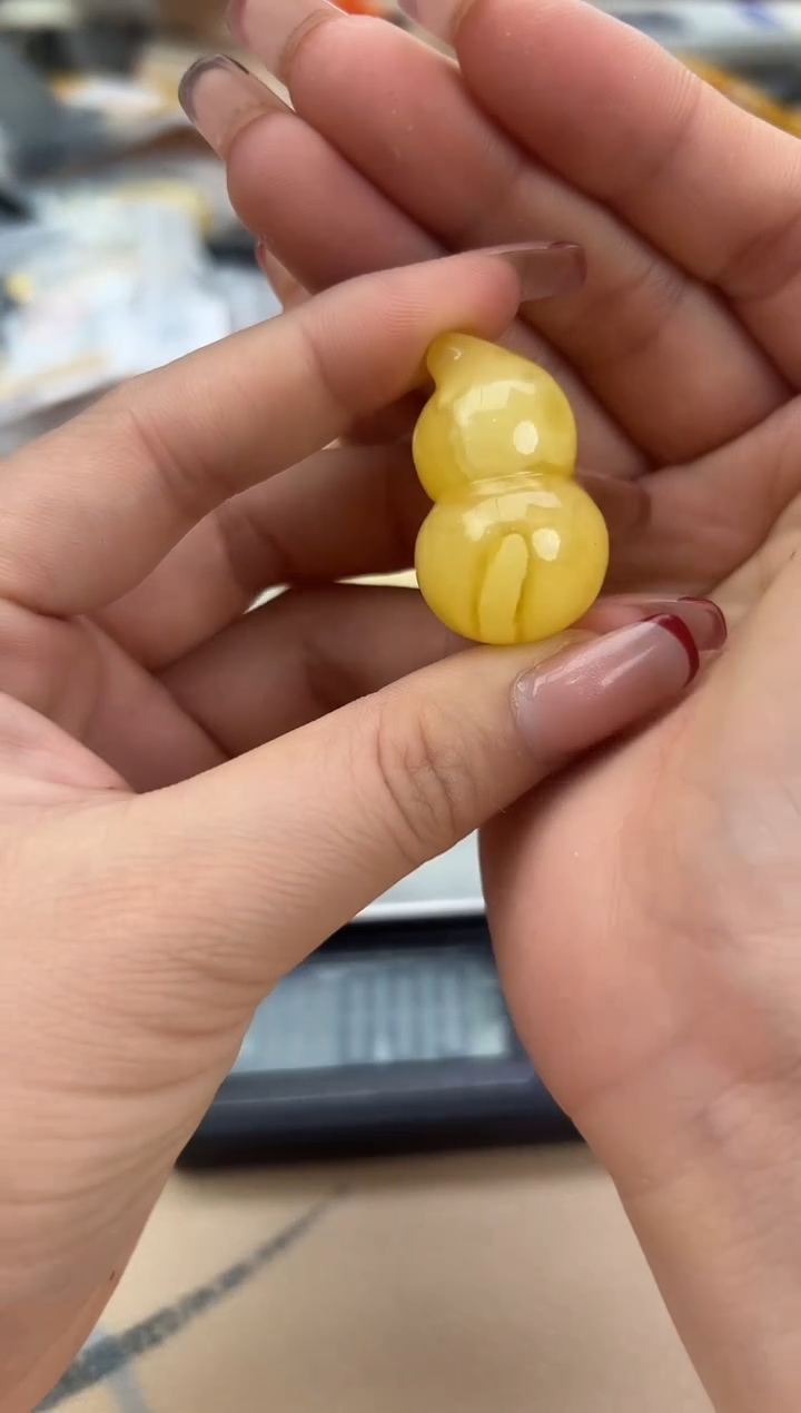 【闪购商品】琥珀裸石未镶嵌蜜蜡吊坠