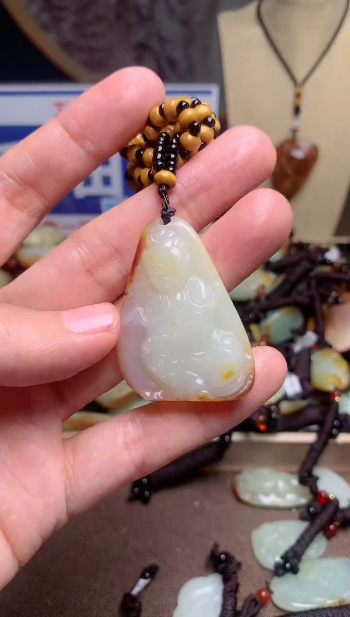 【闪购商品】和田玉颈饰未镶嵌1