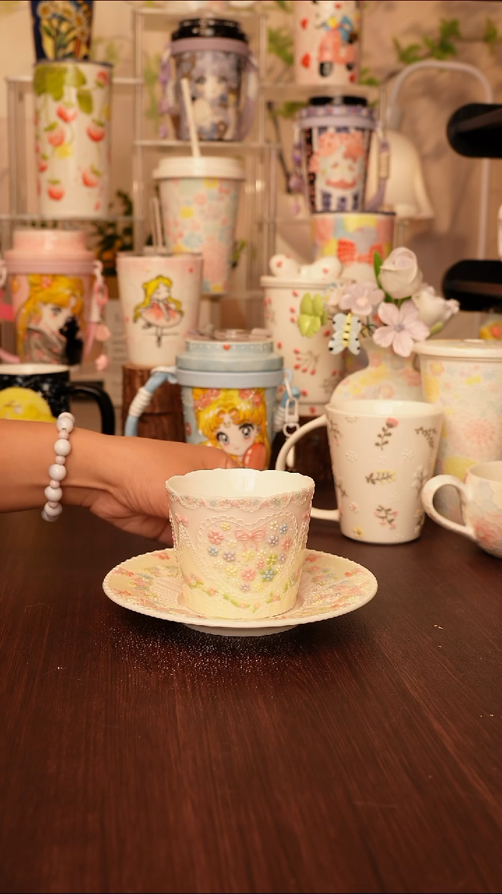 陶景德镇手绘的杯子 