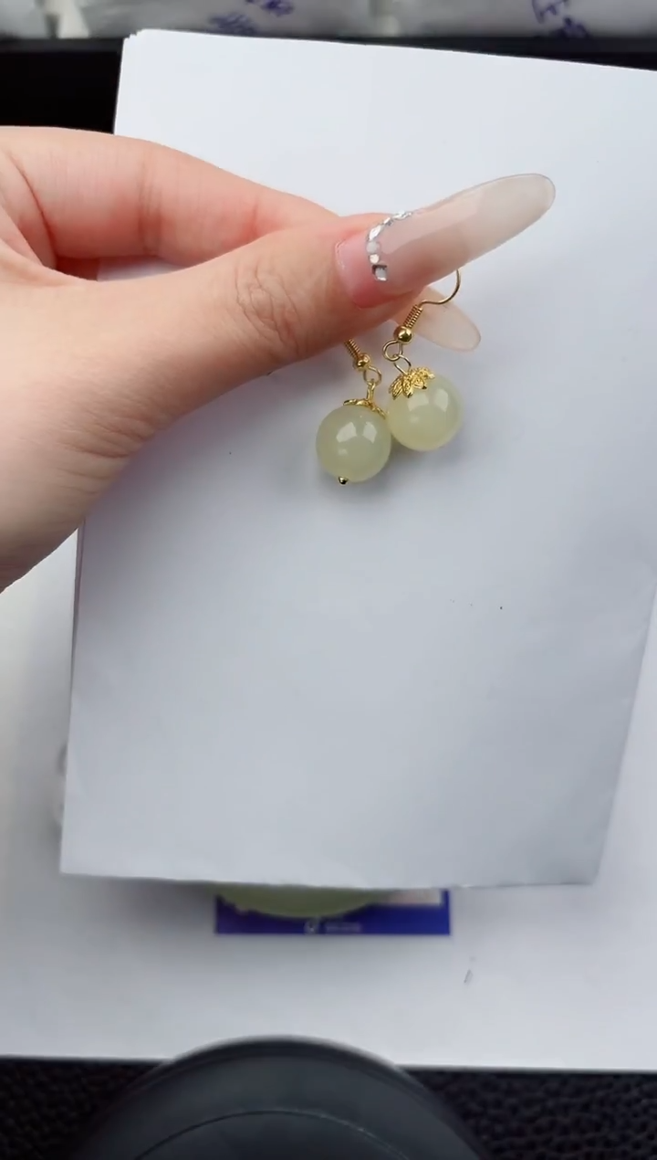 未镶嵌石英质玉耳坠嗨购微色差T