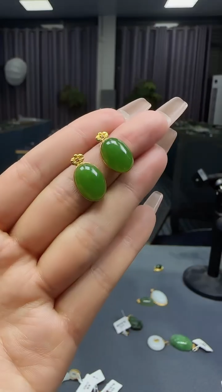【闪购商品】和田玉耳饰18K金镶嵌1