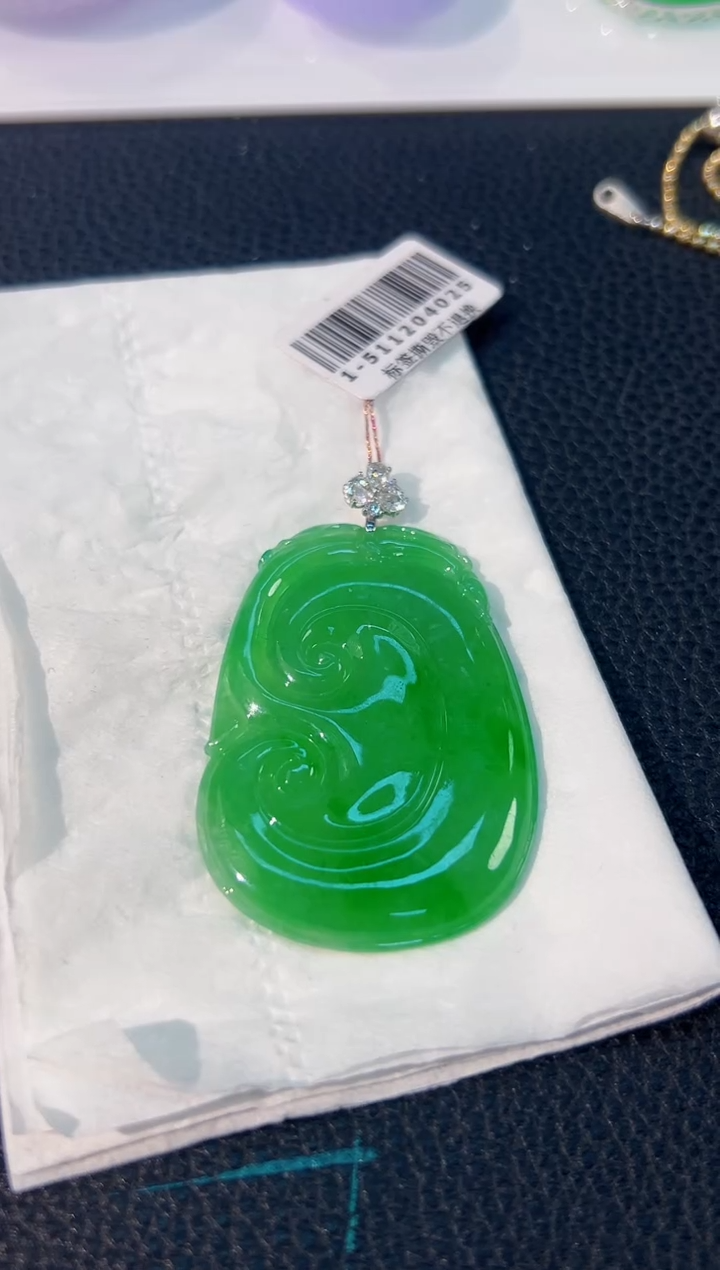 颈饰18K金镶嵌翡翠 缅料A货/支持复检/一件