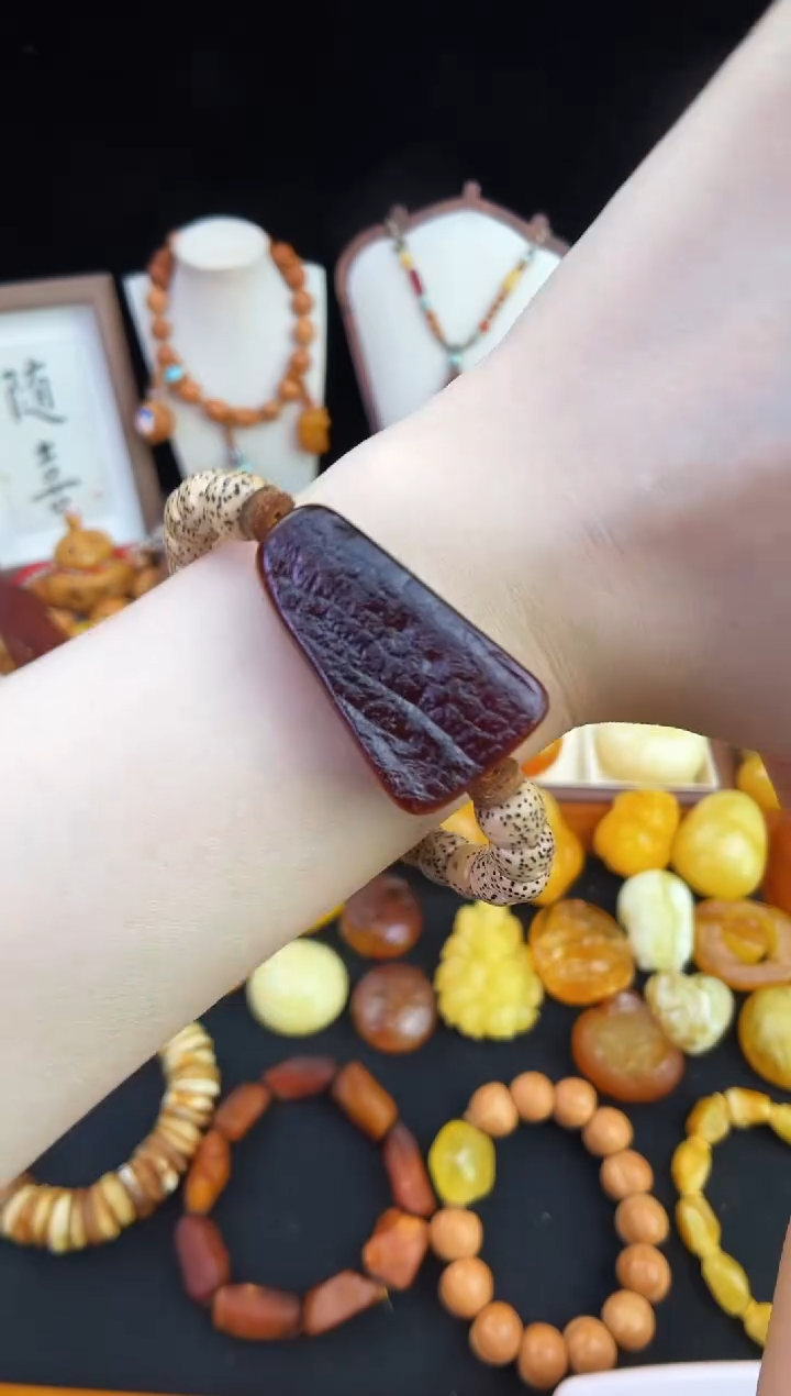 琥珀未镶嵌珠宝奇石柒月