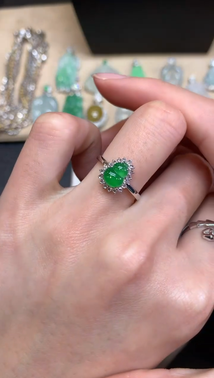 【闪购商品】翡翠戒指18K金镶嵌葫芦【无服务费】