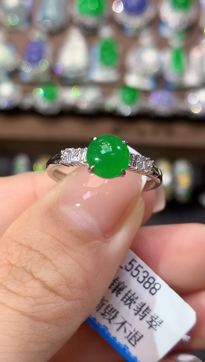 18K金镶嵌戒指翡翠A67
