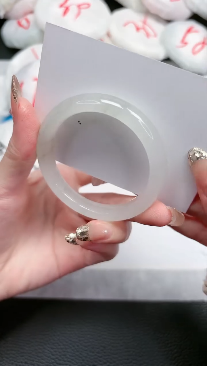 【闪购商品】石英质玉手镯未镶嵌208-50.4