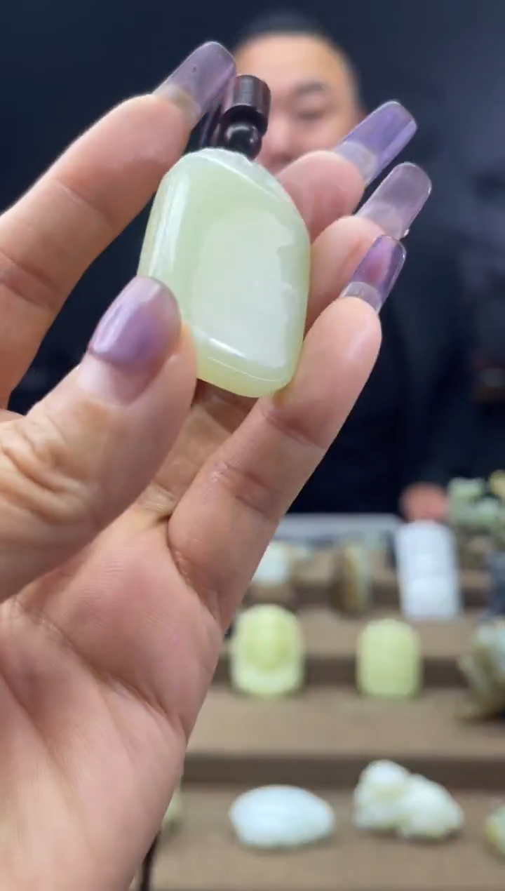 颈饰未镶嵌和田玉1