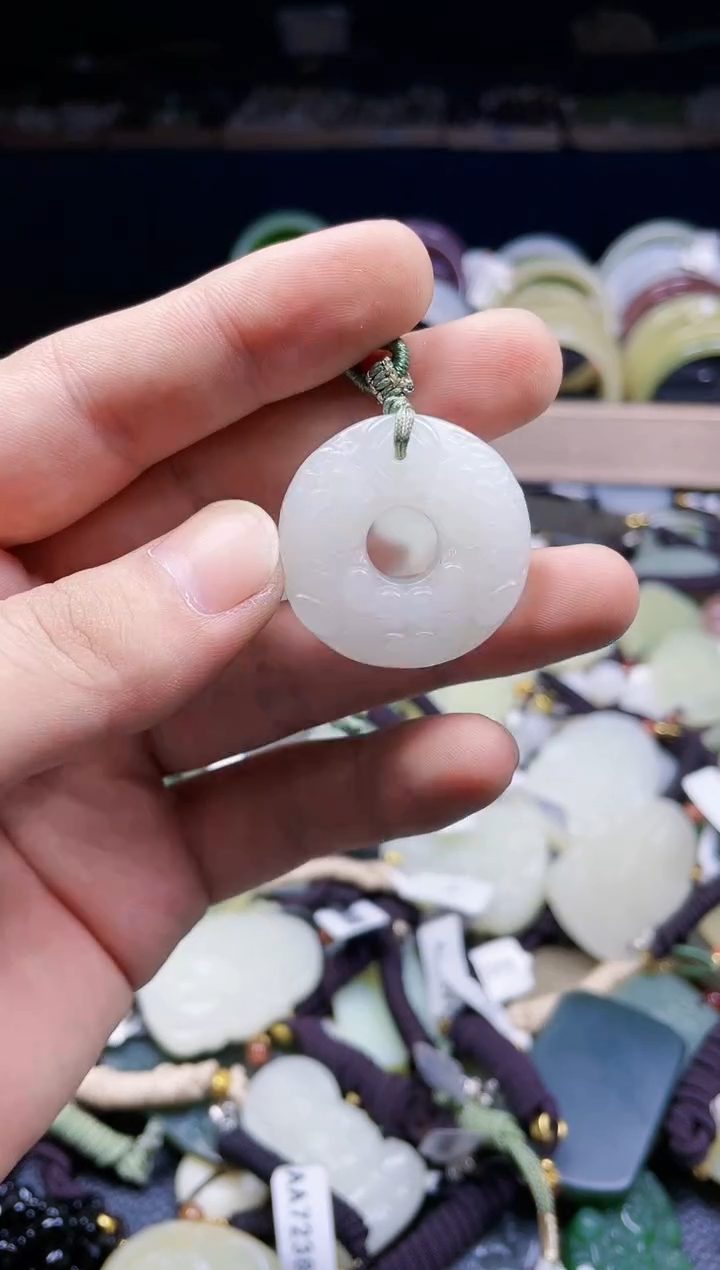 和田玉未镶嵌颈饰拍一发一拍一发一