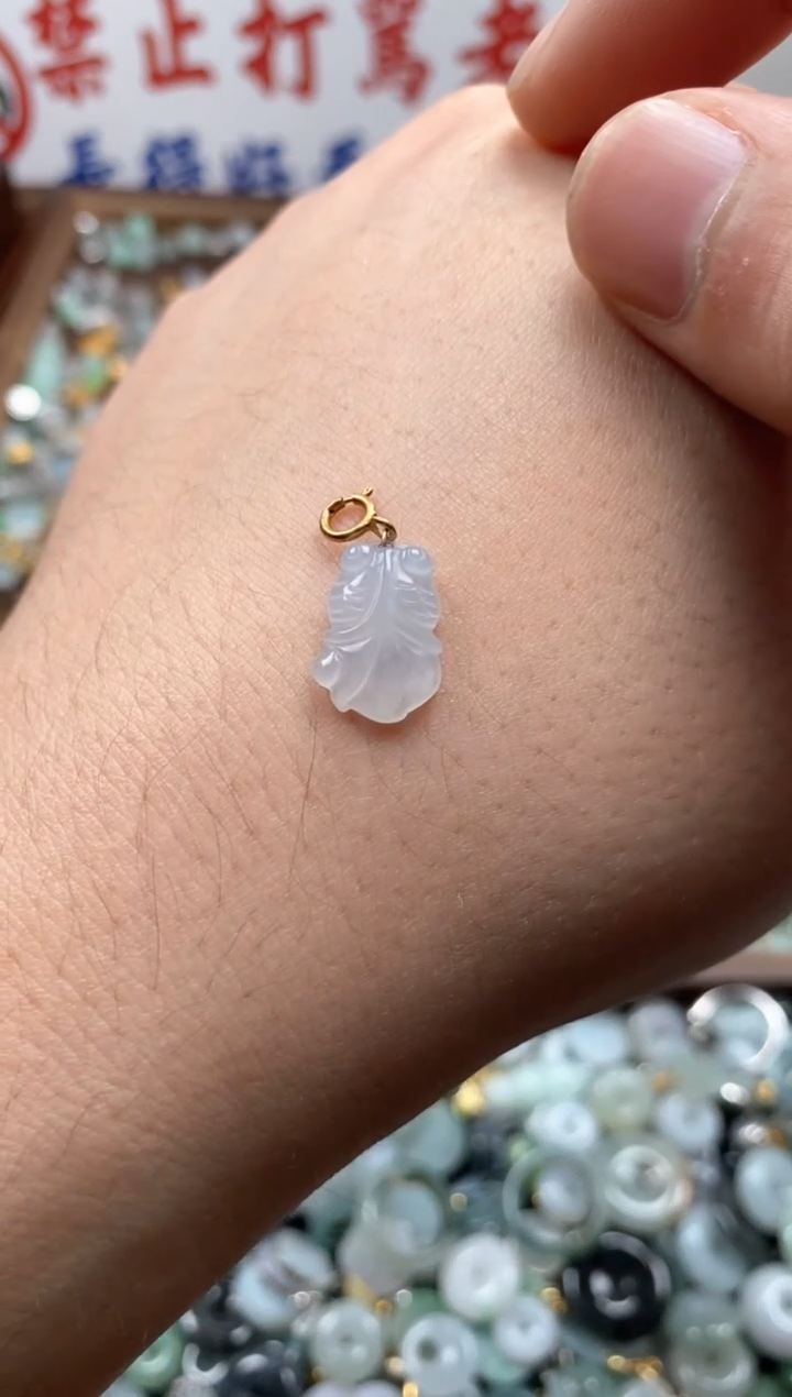 【闪购商品】翡翠颈饰未镶嵌哥哥