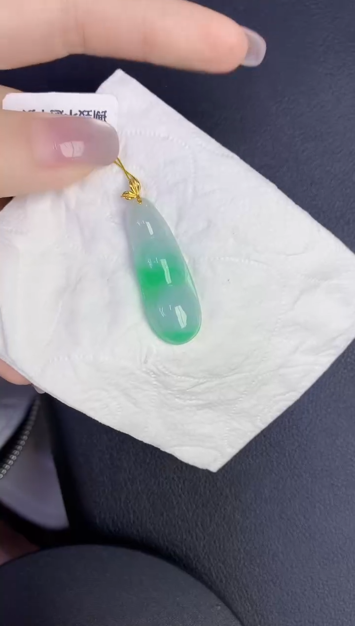 颈饰18K金镶嵌翡翠缅甸天然翡翠A货
