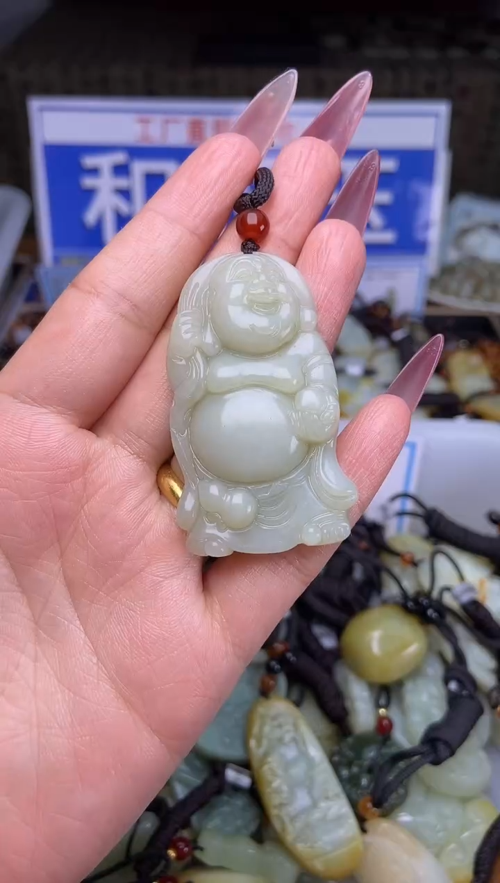 和田玉未镶嵌颈饰1