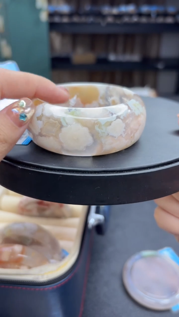 【闪购商品】石英质玉手镯未镶嵌718（58圈）