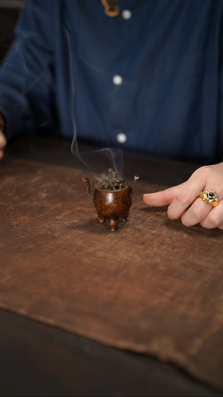 ·熏炉  高7宽6。  