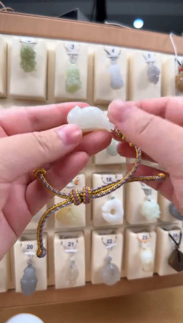 【闪购商品】和田玉手绳未镶嵌趴趴猫手绳