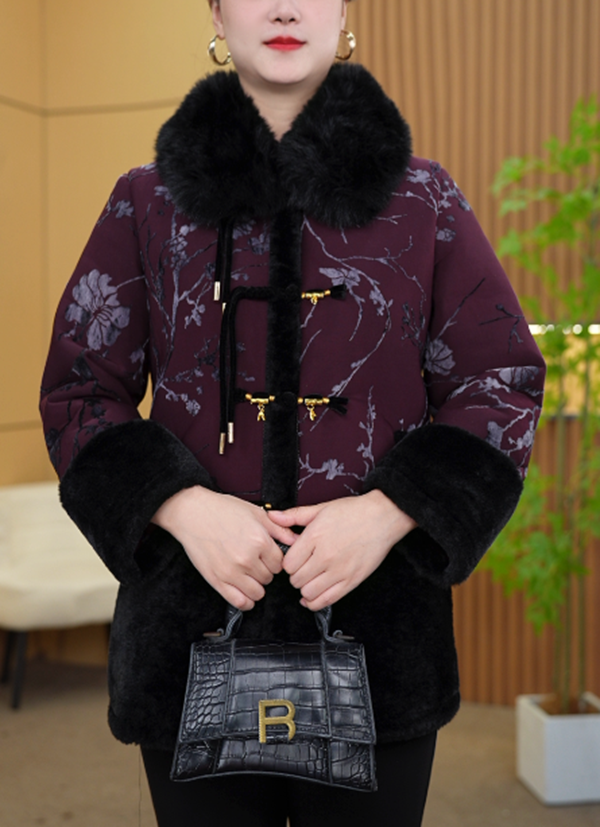 奶奶冬装外套中老年皮毛一体女妈妈保暖上衣老人加绒加厚棉袄