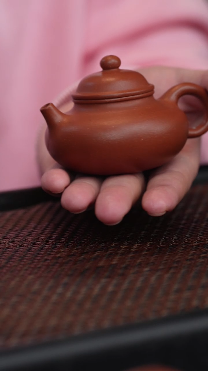 【闪购商品】宜兴紫砂原矿半手90cc容天