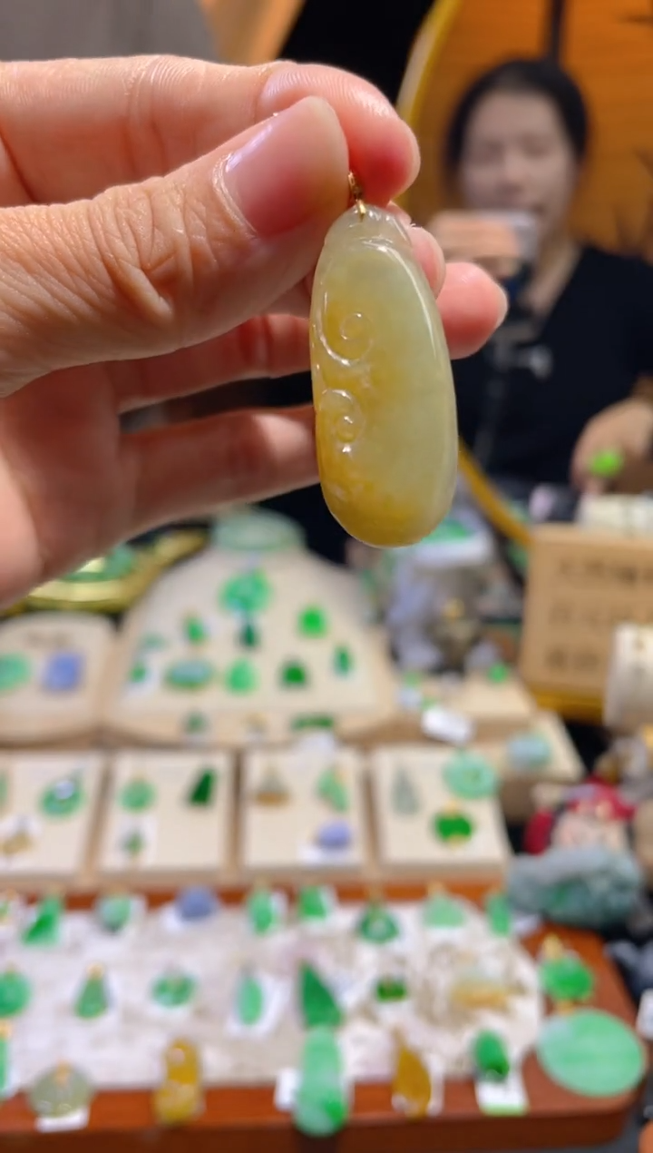 【闪购商品】翡翠颈饰18K金镶嵌假一赔三