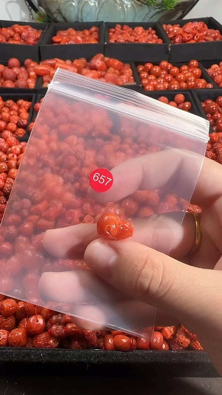 颈饰未镶嵌南红玛瑙1