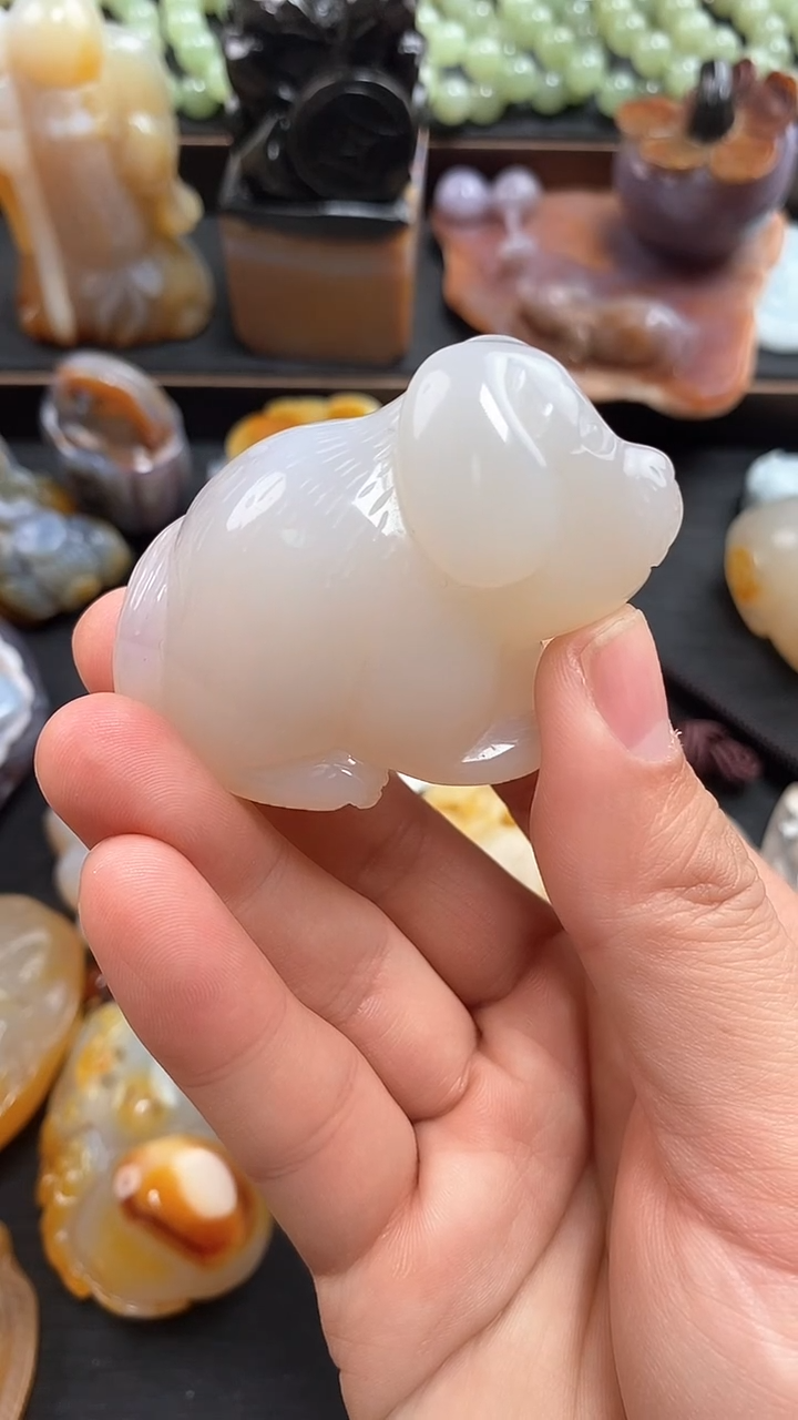 【闪购商品】玛瑙/玉髓小狗未镶嵌手把件