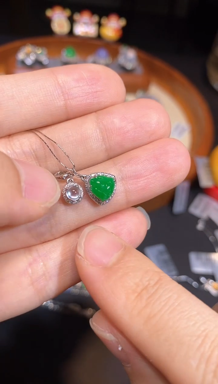 翡翠18K金镶嵌吊坠(不含链)吊坠