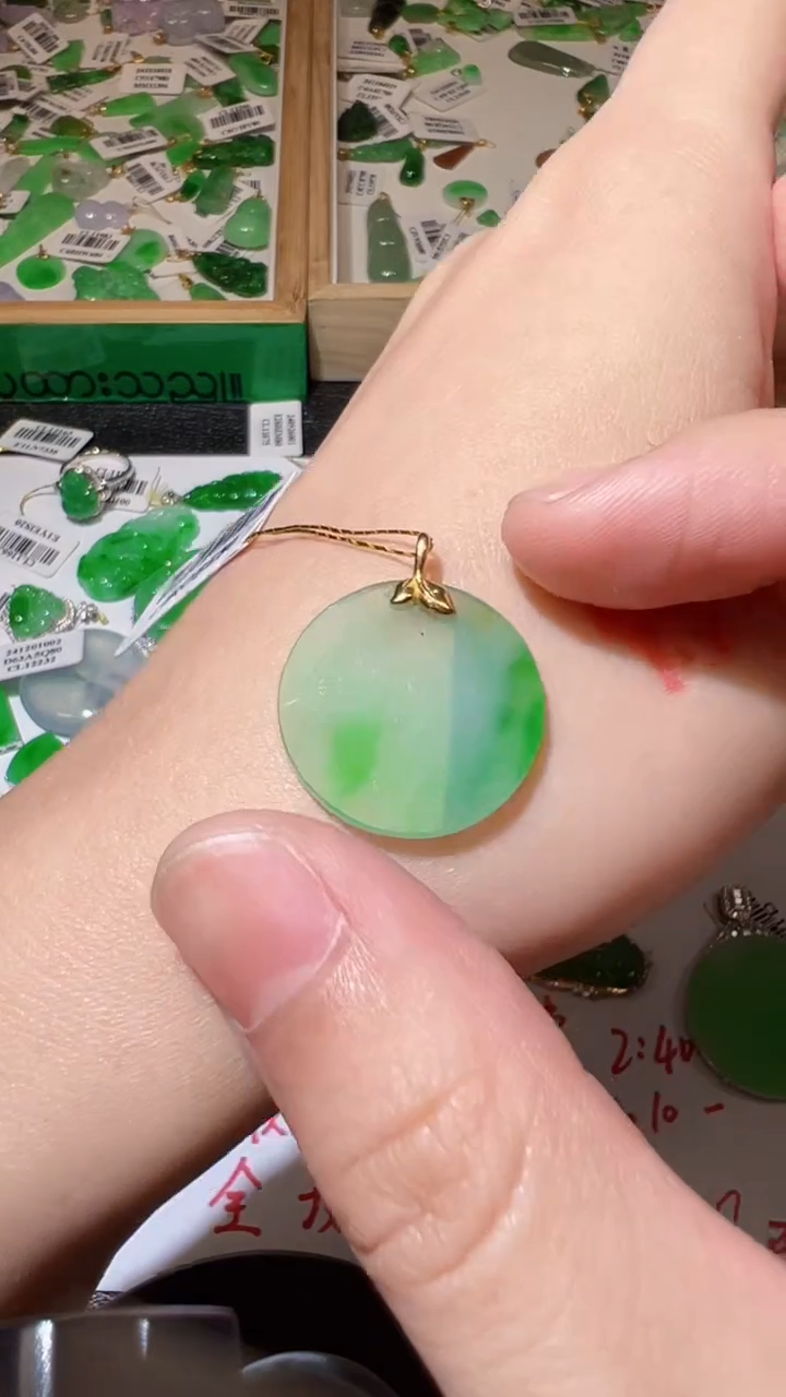 【闪购商品】翡翠挂件18K金镶嵌我