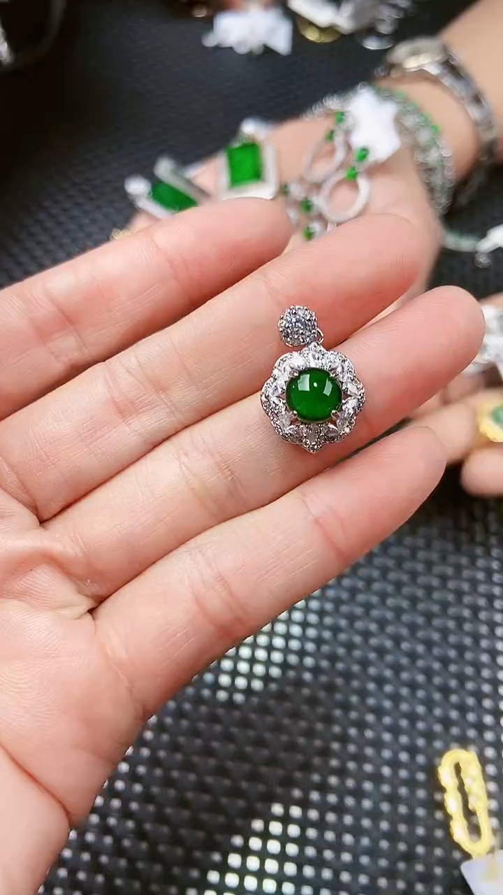 【闪购商品】翡翠吊坠(不含链)未镶嵌11111111