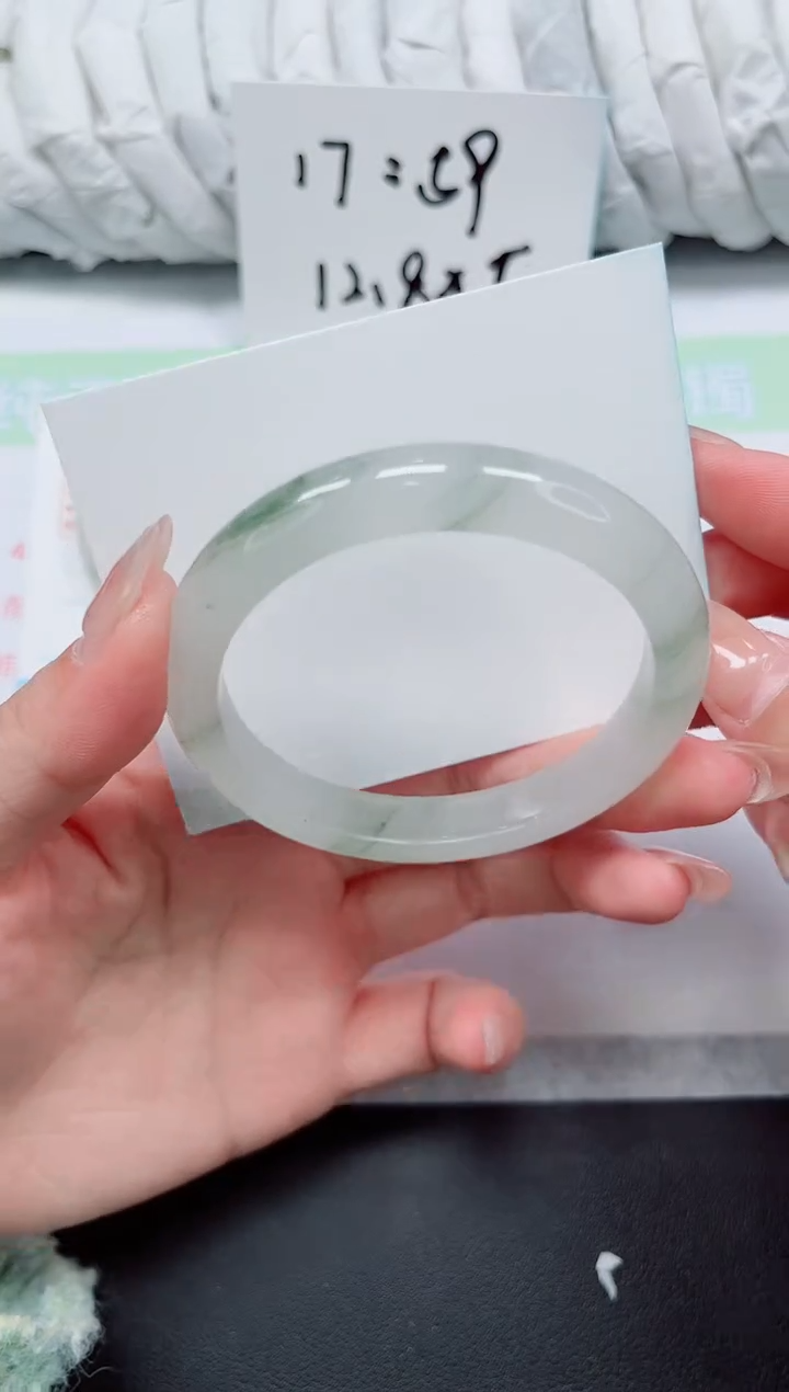 【闪购商品】石英质玉手镯未镶嵌15